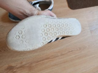 Zapatillas Adidas Grises y Blancas