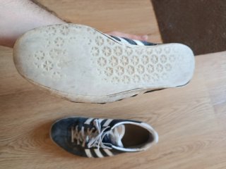 Zapatillas Adidas Grises y Blancas