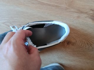 Zapatillas Adidas Grises y Blancas