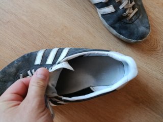 Zapatillas Adidas Grises y Blancas