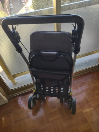 Andador Carlett con asiento gris oscuro