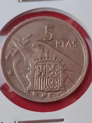 5 Ptas. Franco 1957 Exceso Metal toda la moneda.