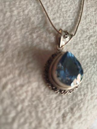 Collar de plata con topacio  azul