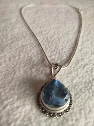 Collar de plata con topacio  azul