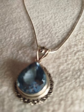 Collar de plata con topacio  azul