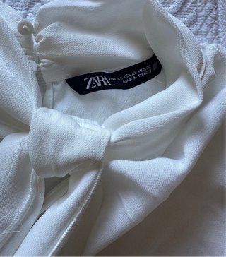 Blusa Zara con lazada blanca Talla XL