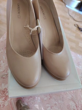 Zapatos de vestir Lasocki beige mujer