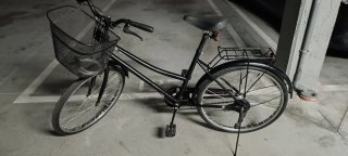 Bicicleta de paseo Dak negra con cesta