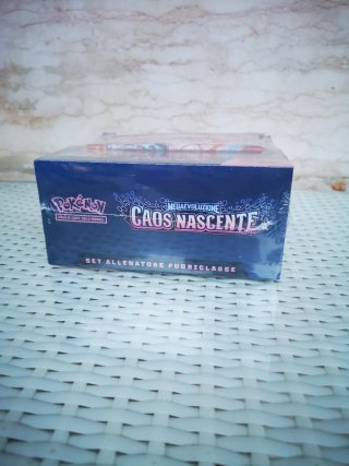 Set Allenatore Fuoriclasse Pokémon Caos Nascente