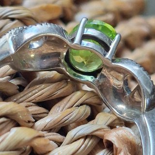 Anello Peridoto Argento e Marcassite