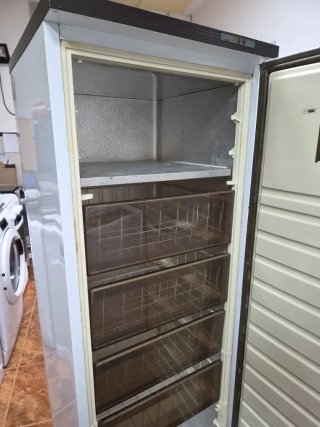 Congelador Vertical Zanussi Z-1270V |