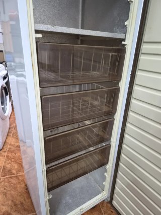 Congelador Vertical Zanussi Z-1270V |