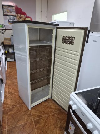 Congelador Vertical Zanussi Z-1270V |