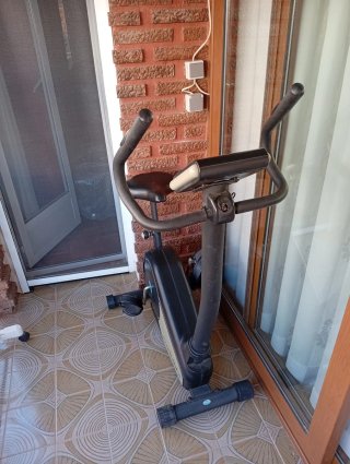 Bicicleta Estática Negra