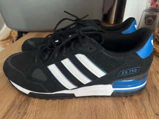 Zapatillas Adidas ZX 750 Negras de segunda mano por 65 EUR en