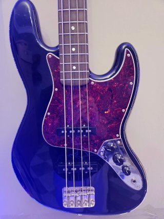Bajo Fender Squier Classic Vibe 60s Negro