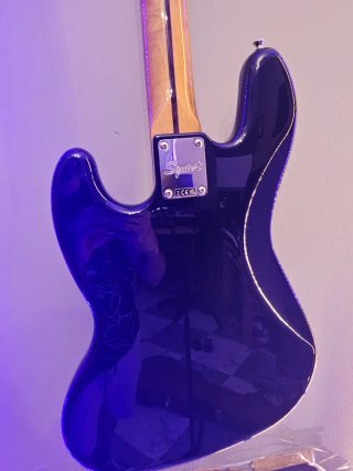 Bajo Fender Squier Classic Vibe 60s Negro