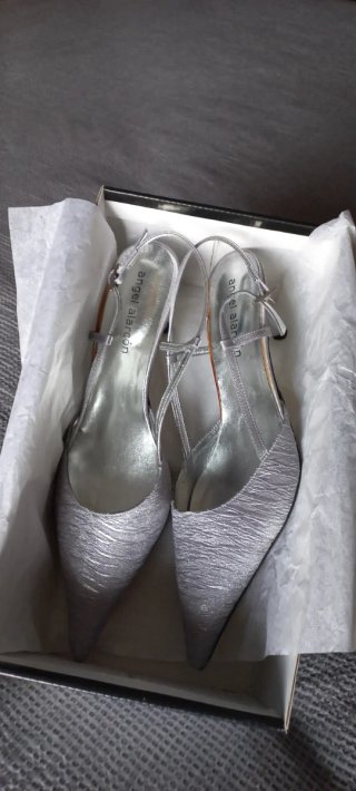 Zapatos de fiesta Angel Alarcón plateados