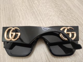 Gafas de sol negras