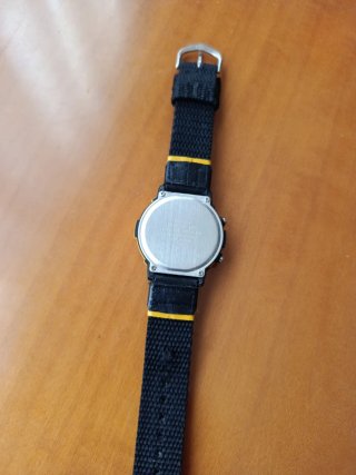 Reloj Casio Digital Amarillo y Negro
