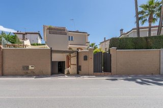 Chalet en venta en Gójar