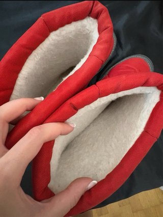 Botas de nieve rojas acolchadas