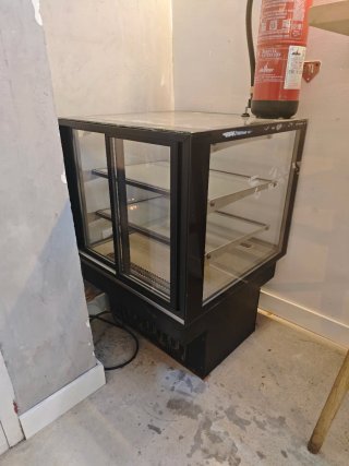 Nevera expositora cristal y acero