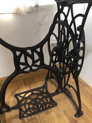 Mesa Máquina de Coser Hierro Fundido y Madera
