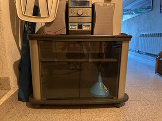 Mueble TV cristal y plástico