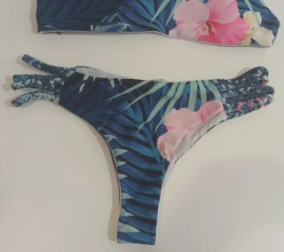 Bikini estampado tropical Talla M. Usado una vez.