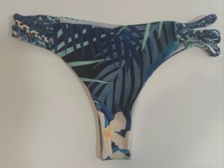 Bikini estampado tropical Talla M. Usado una vez.