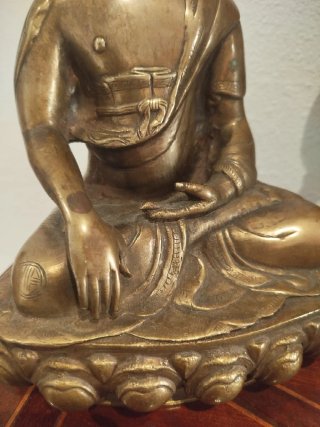 Figura de bronce, Buda