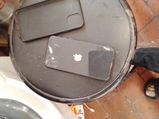 iPhone 11 con líneas verdes en pantalla(leer des)