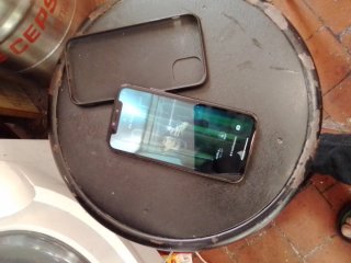 iPhone 11 con líneas verdes en pantalla(leer des)