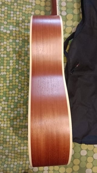 Guitarra  Española Admira Java. Con accesorios.
