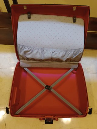 Juego de dos  maletas Samsonite rojas, rigidas