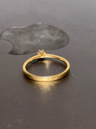 Anillo Solitario Clásico Circonita Oro