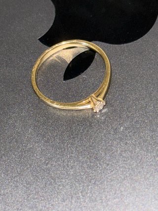 Anillo Solitario Clásico Circonita Oro