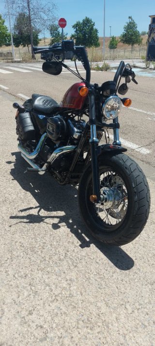 Harley Davidson Sportster Forty Eight Roja