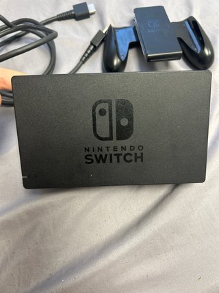 Accesorios Nintendo Switch: Base y Mandos