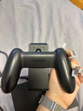 Accesorios Nintendo Switch: Base y Mandos