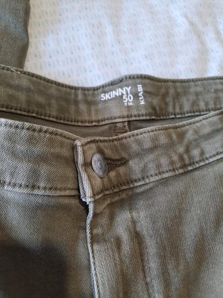 Pantalón verde talla 50