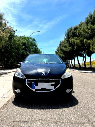 Peugeot 208 2012