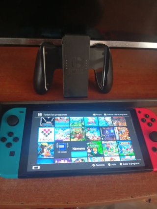 Nintendo Switch Verde y Rojo