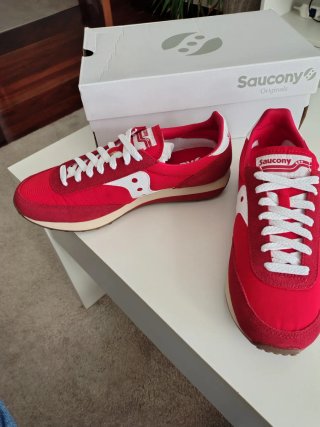 Playeras Saucony Rojas y Blancas