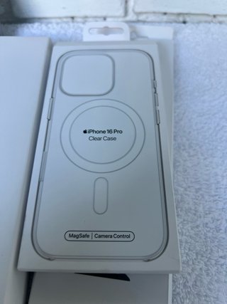 iPhone 16 Pro y Apple Watch S10