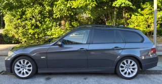 BMW 320i Gris