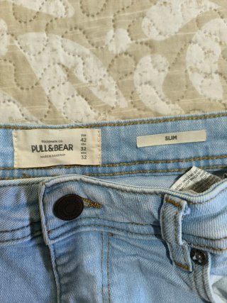 Pantalón corto vaquero Pull&Bear Roto Talla L