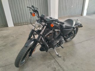 Harley Davidson Sportster Iron 883 Negra