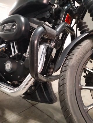 Harley Davidson Sportster Iron 883 Negra